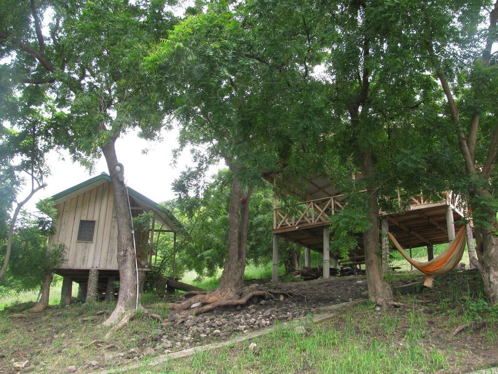 The Green Ranch Hotel คูมาซี ภายนอก รูปภาพ